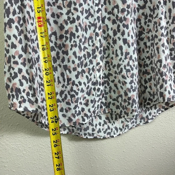 Joie “Iva” 100% Silk Leopard Print Blouse cheetah animal print short sleeve sz L - Picture 9 of 12